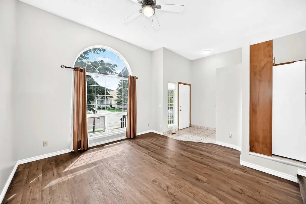 6934 Laguna Way NE Calgary AB T1Y 6W2