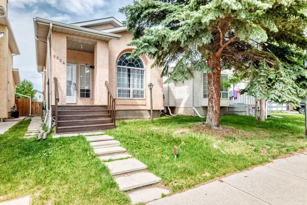 6934 Laguna Way NE Calgary AB T1Y 6W2