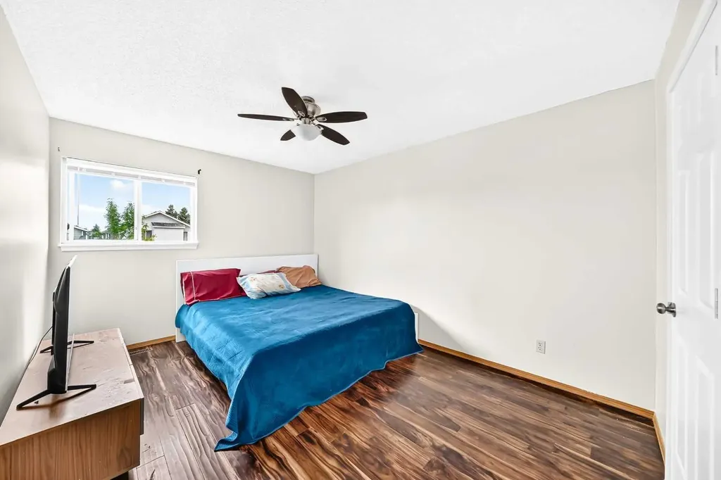 6934 Laguna Way NE Calgary AB T1Y 6W2