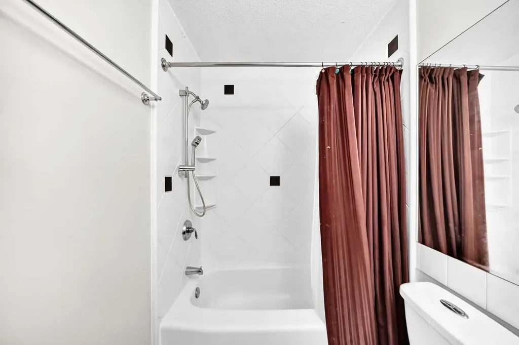 6934 Laguna Way NE Calgary AB T1Y 6W2