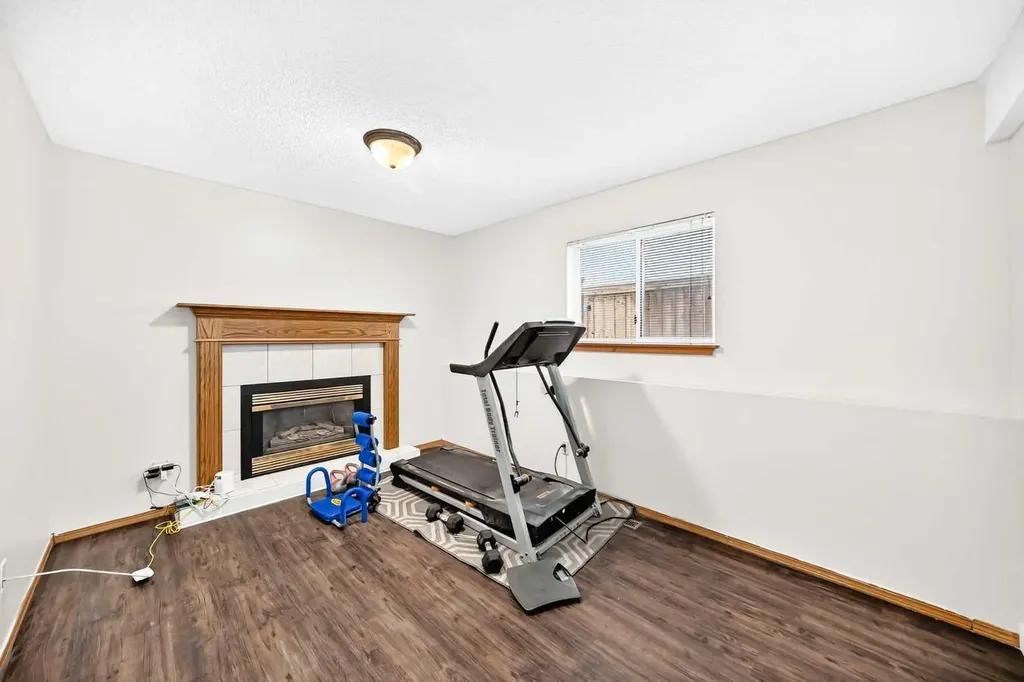 6934 Laguna Way NE Calgary AB T1Y 6W2