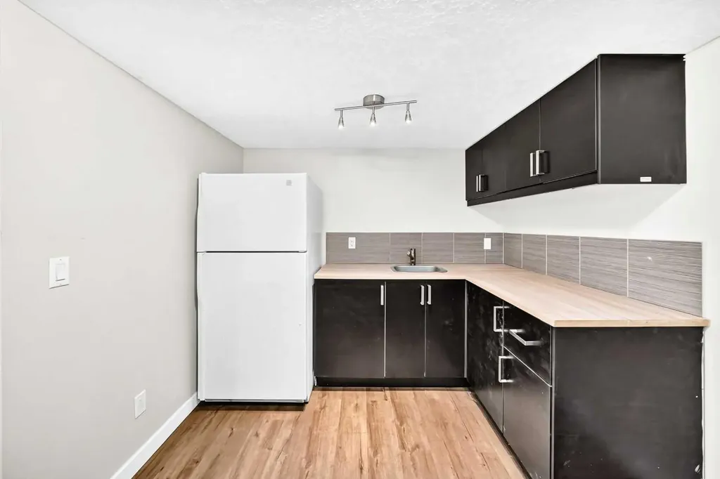 6934 Laguna Way NE Calgary AB T1Y 6W2