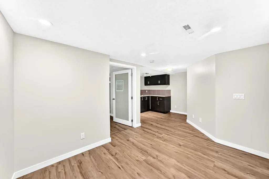6934 Laguna Way NE Calgary AB T1Y 6W2