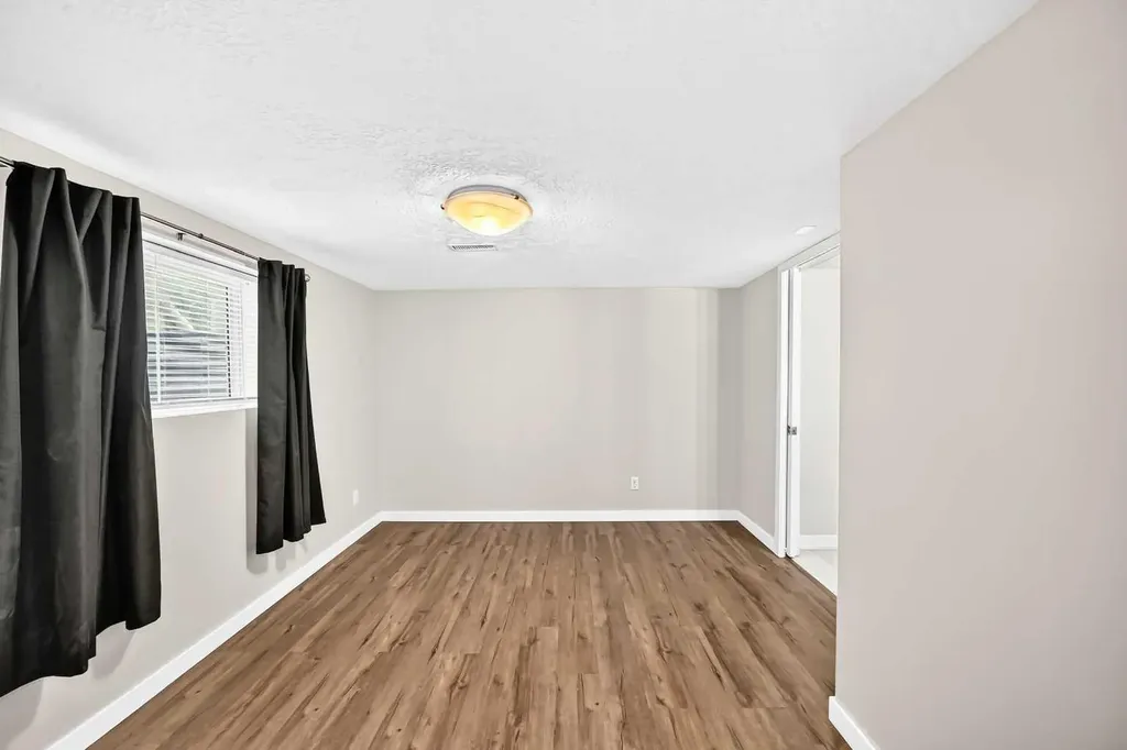 6934 Laguna Way NE Calgary AB T1Y 6W2