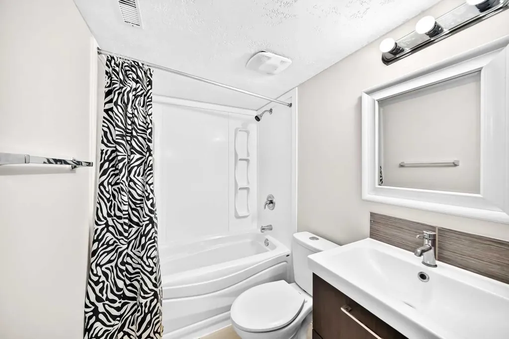 6934 Laguna Way NE Calgary AB T1Y 6W2