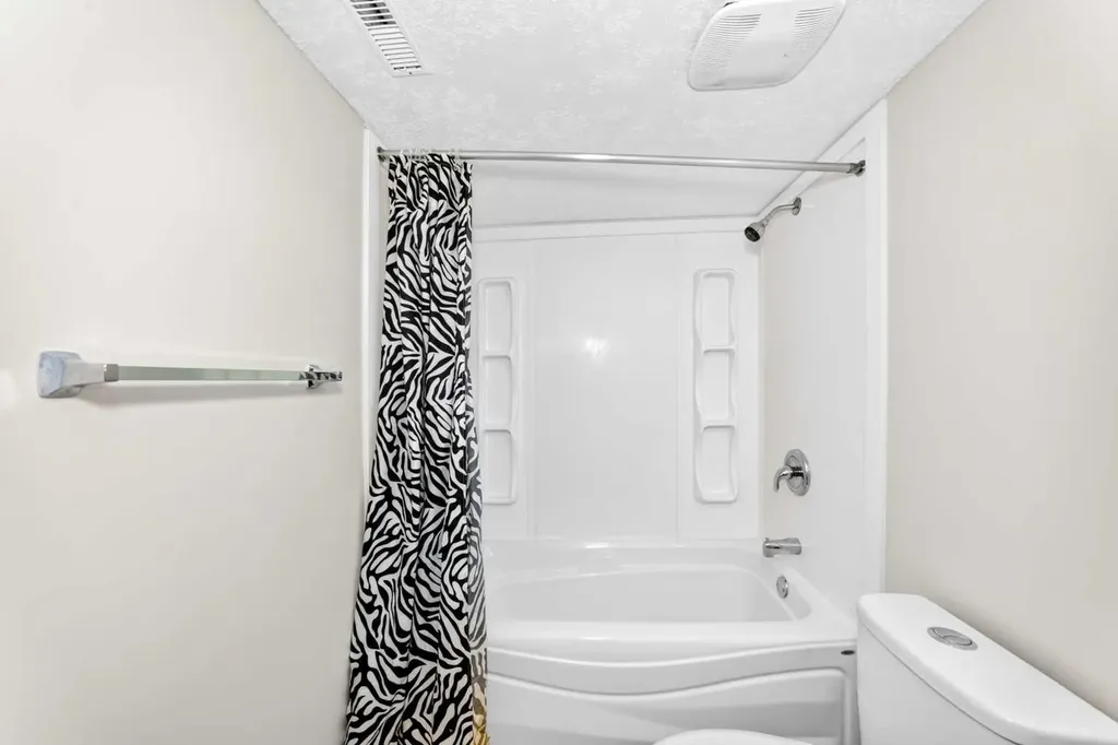 6934 Laguna Way NE Calgary AB T1Y 6W2