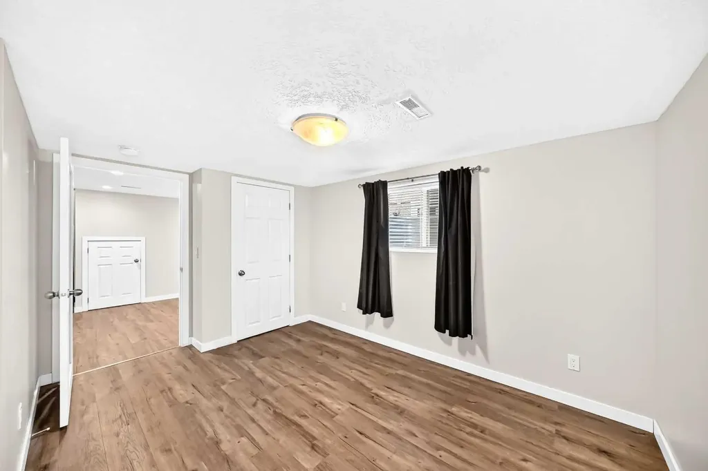 6934 Laguna Way NE Calgary AB T1Y 6W2