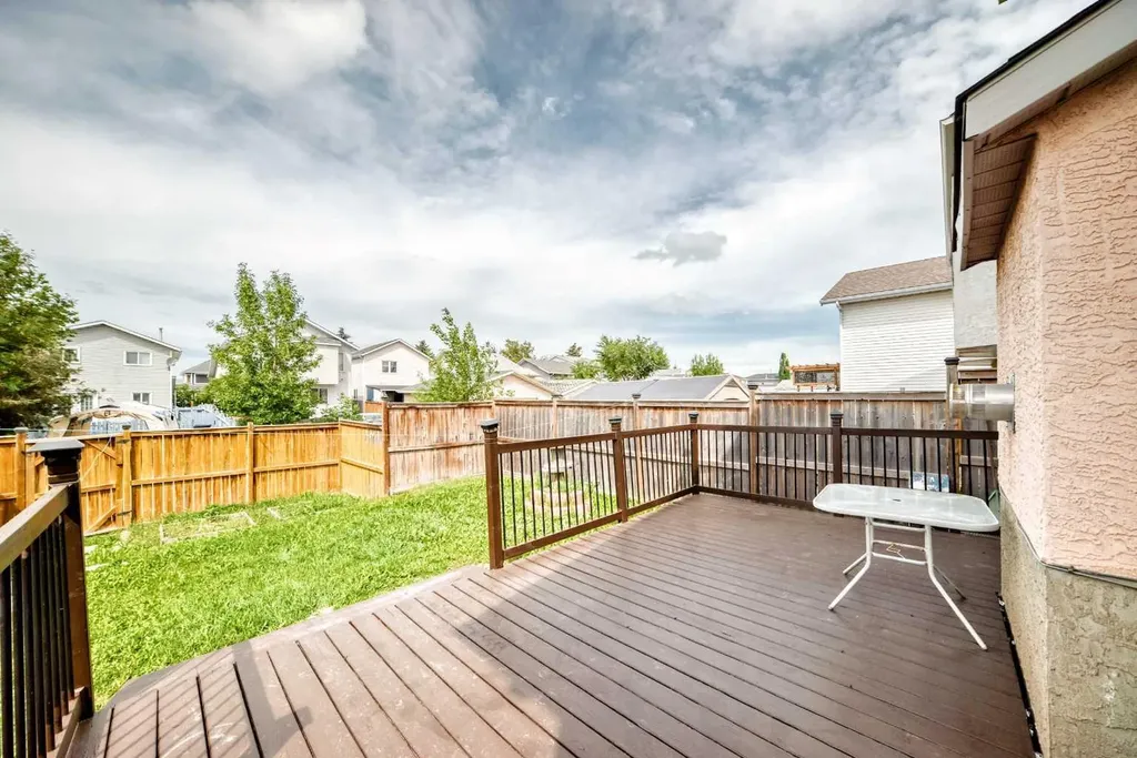 6934 Laguna Way NE Calgary AB T1Y 6W2