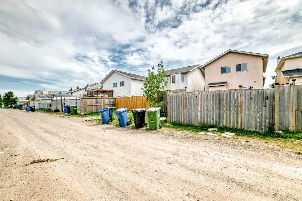 6934 Laguna Way NE Calgary AB T1Y 6W2