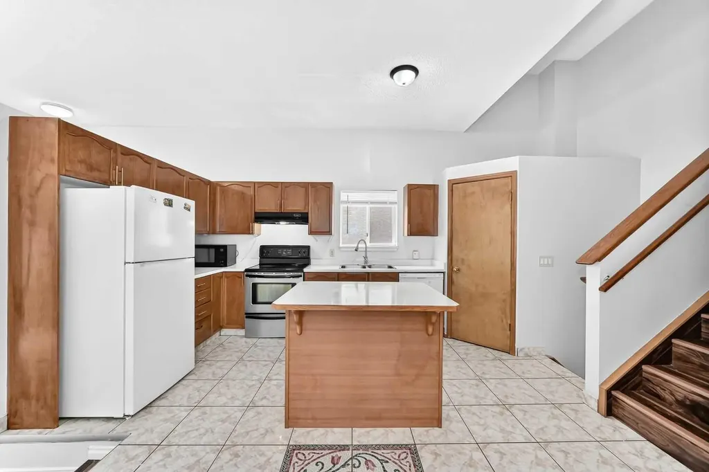 6934 Laguna Way NE Calgary AB T1Y 6W2