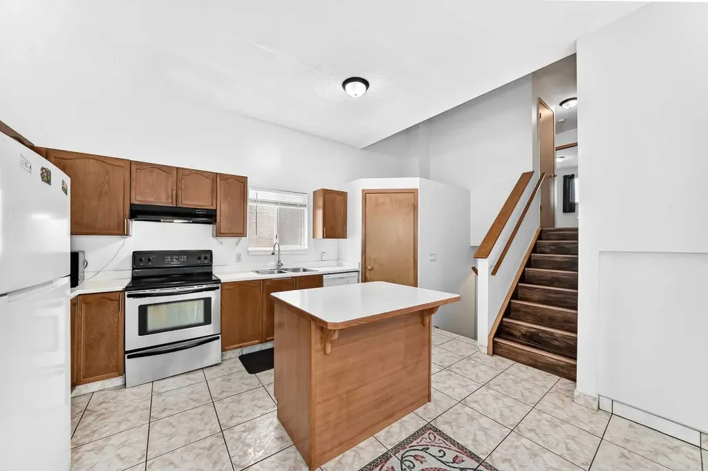 6934 Laguna Way NE Calgary AB T1Y 6W2