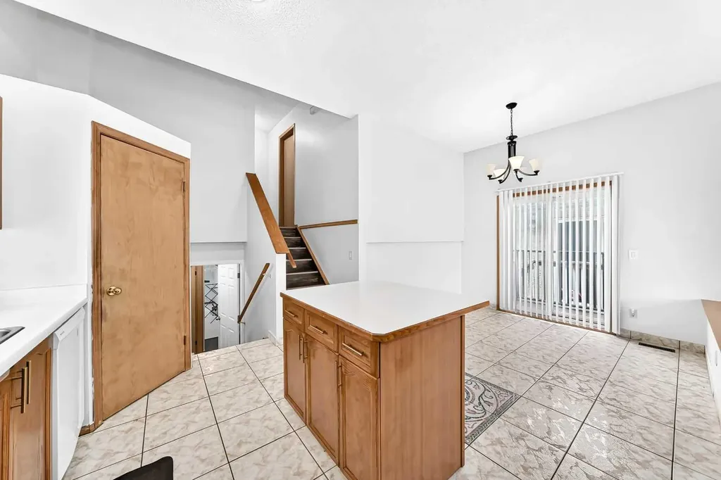 6934 Laguna Way NE Calgary AB T1Y 6W2