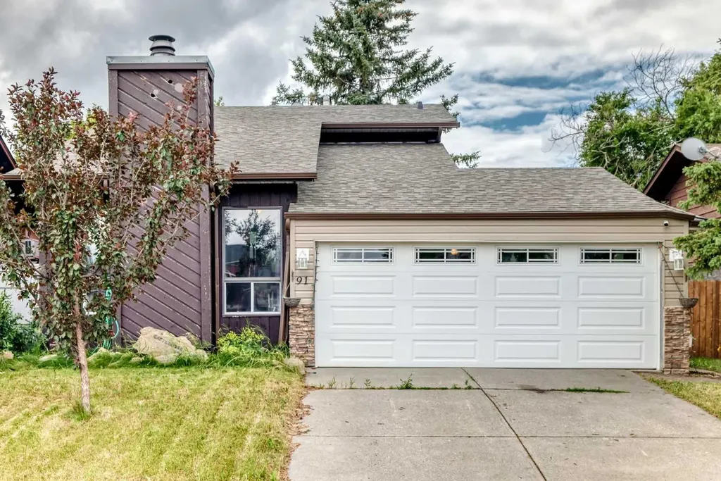 91 Castleridge Crescent NE Calgary AB T3J 1N6