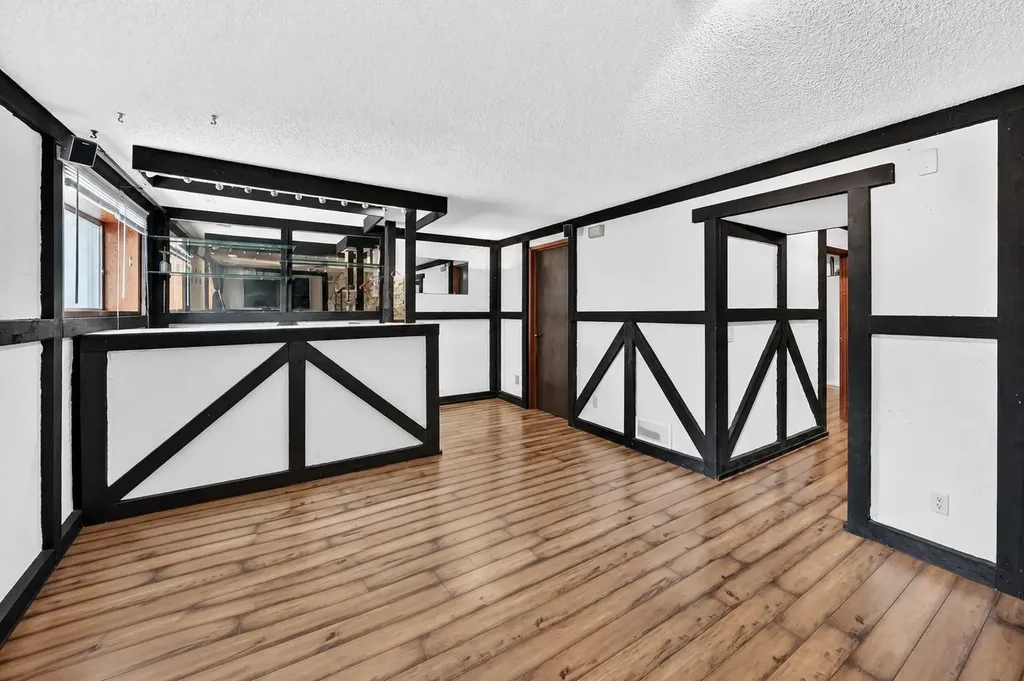 91 Castleridge Crescent NE Calgary AB T3J 1N6