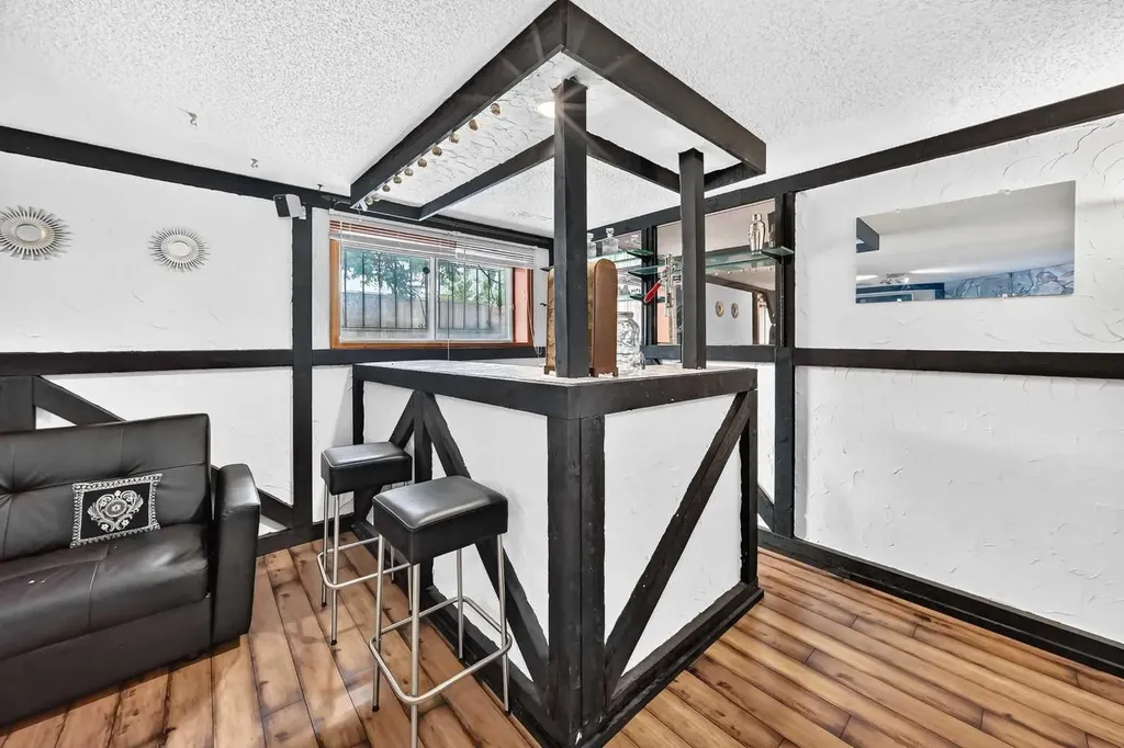 91 Castleridge Crescent NE Calgary AB T3J 1N6