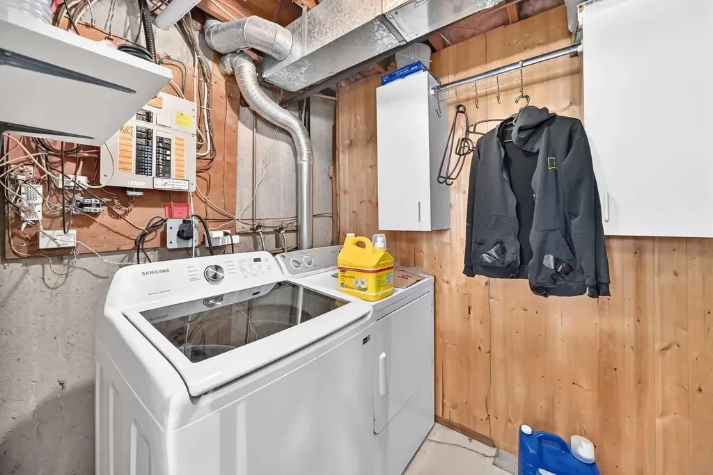 91 Castleridge Crescent NE Calgary AB T3J 1N6