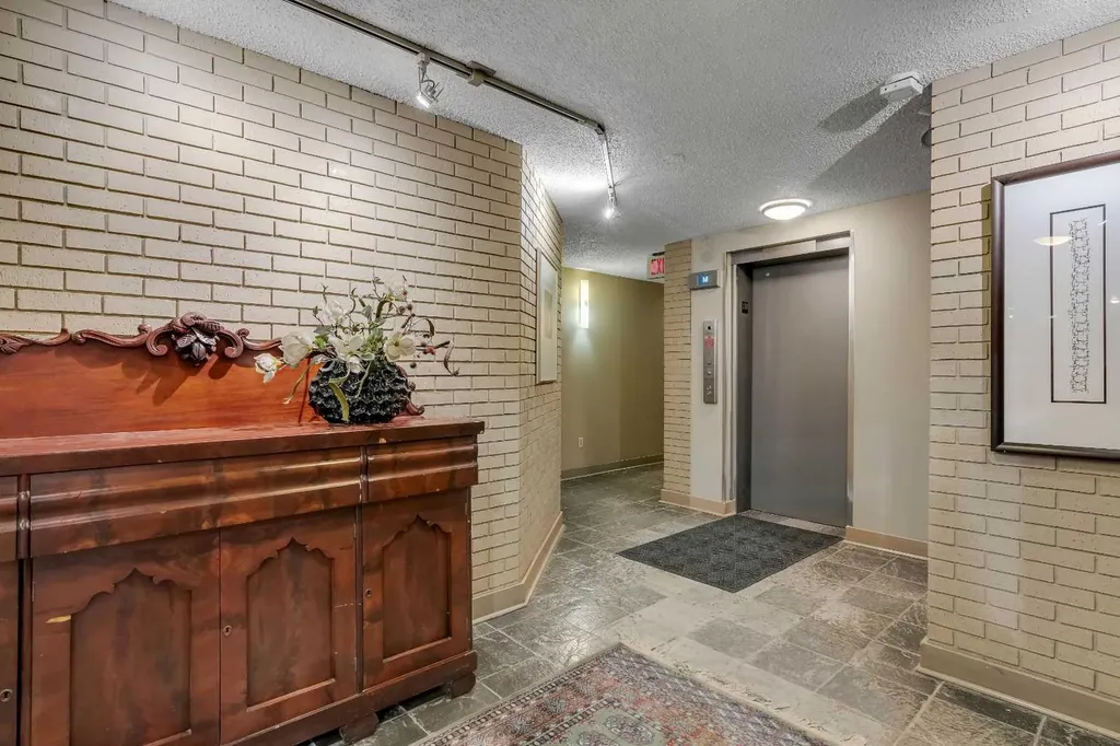 1731 9a Street SW Calgary AB T2T 3E7