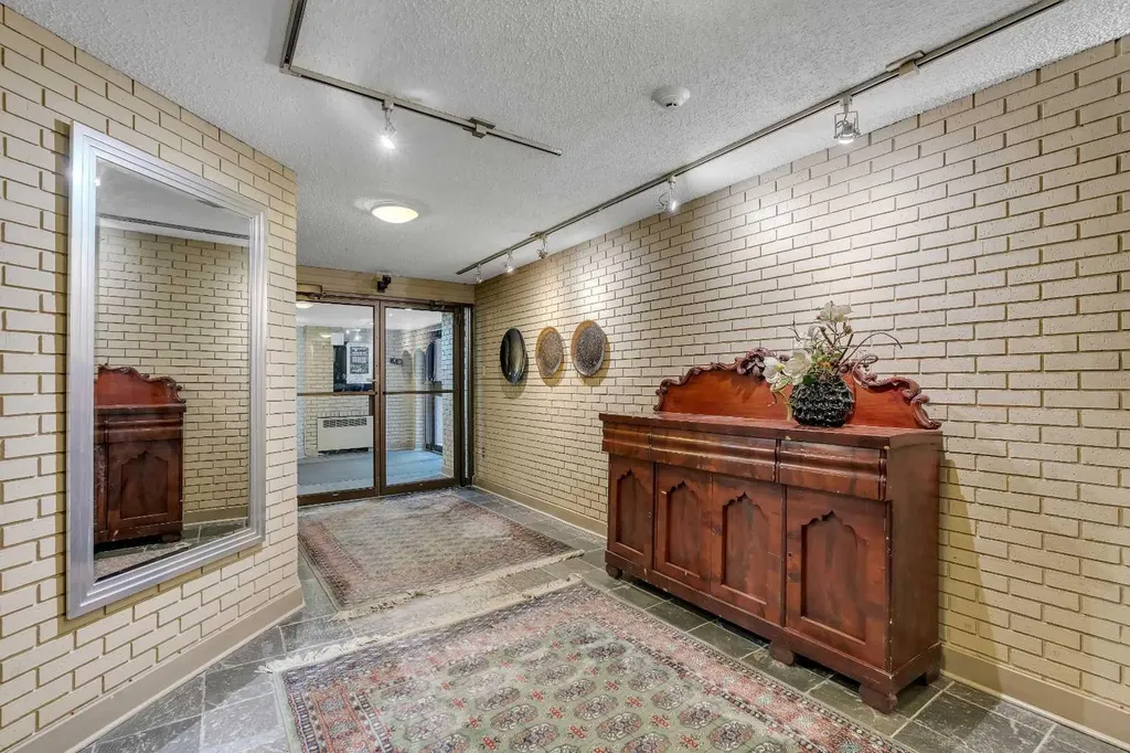 1731 9a Street SW Calgary AB T2T 3E7
