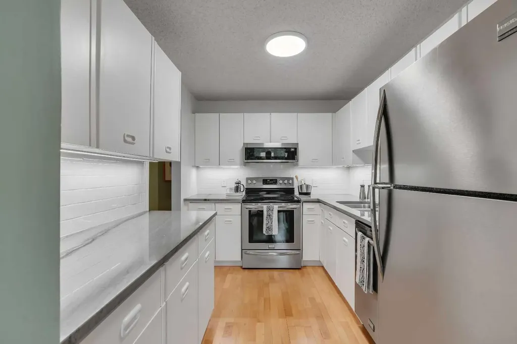 1731 9a Street SW Calgary AB T2T 3E7