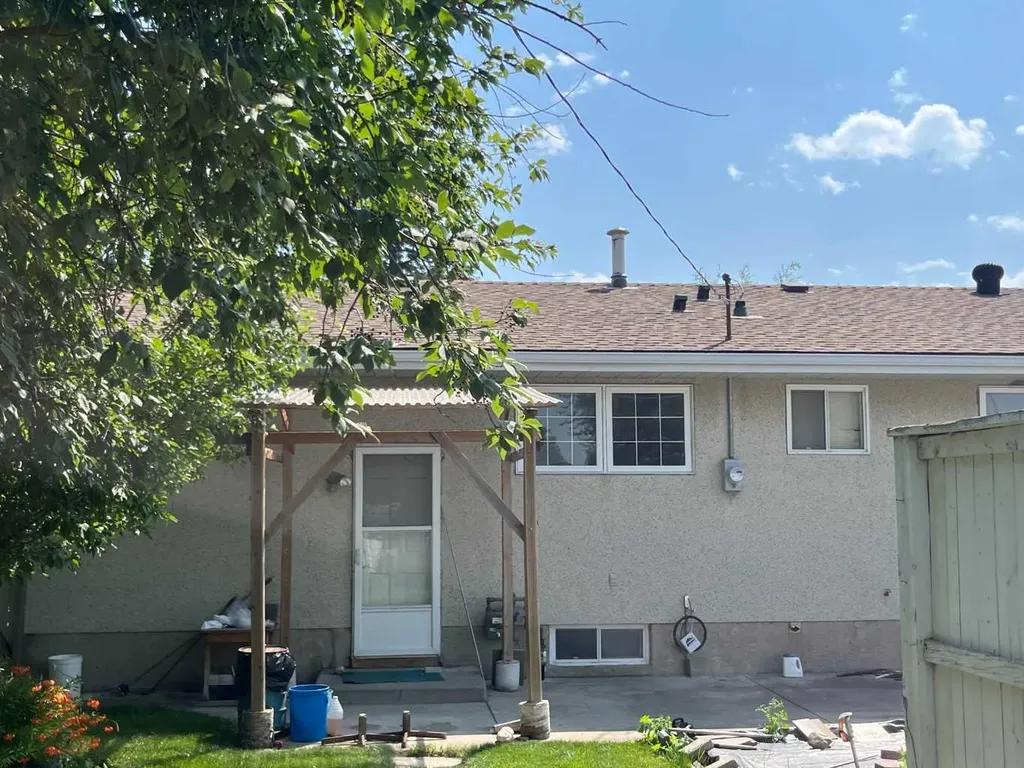 352 Malvern Close NE Calgary AB T2A4W7