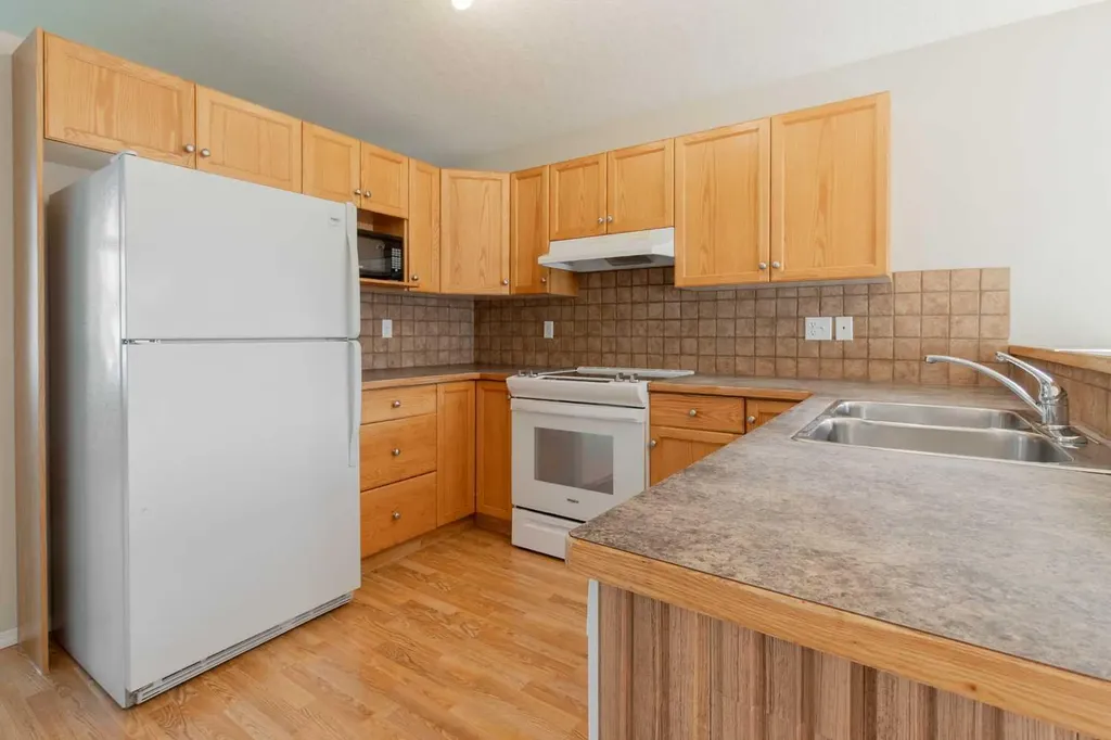 654 Blackfoot Terrace W Lethbridge AB T1K 7X6