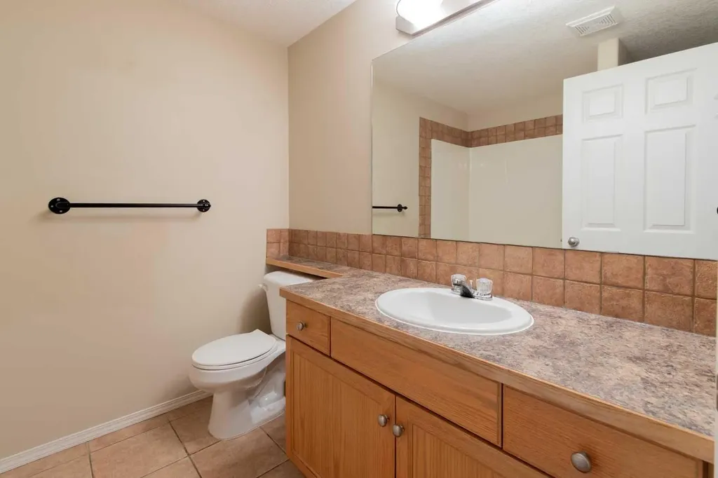 654 Blackfoot Terrace W Lethbridge AB T1K 7X6