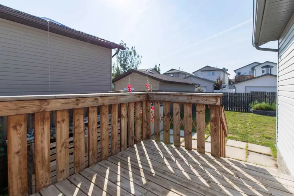 654 Blackfoot Terrace W Lethbridge AB T1K 7X6