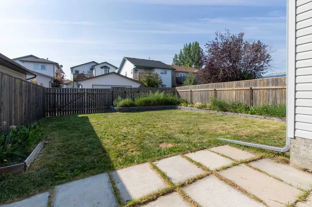 654 Blackfoot Terrace W Lethbridge AB T1K 7X6
