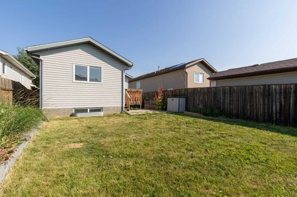 654 Blackfoot Terrace W Lethbridge AB T1K 7X6