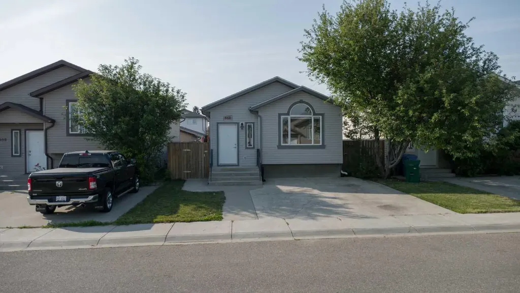 654 Blackfoot Terrace W Lethbridge AB T1K 7X6