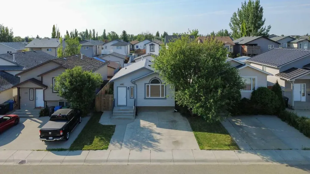 654 Blackfoot Terrace W Lethbridge AB T1K 7X6