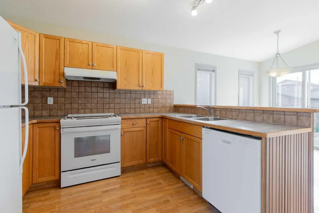 654 Blackfoot Terrace W Lethbridge AB T1K 7X6