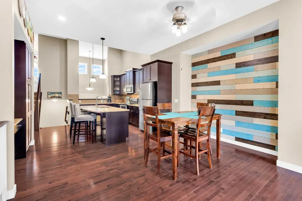 21 Evansfield Way NW Calgary AB T3P 0L1