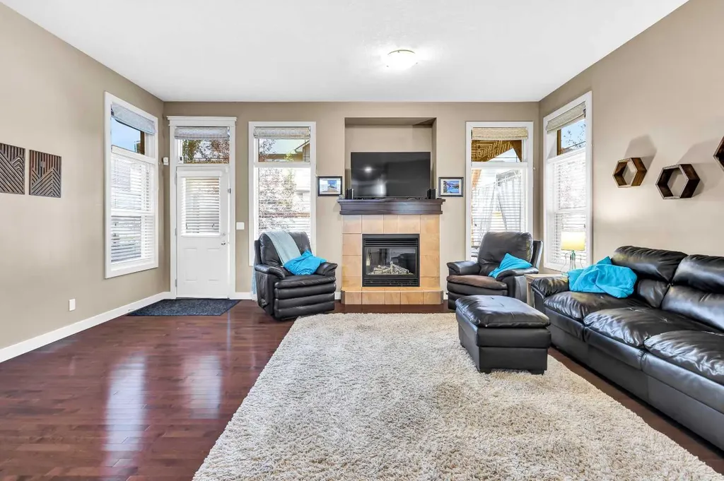 21 Evansfield Way NW Calgary AB T3P 0L1