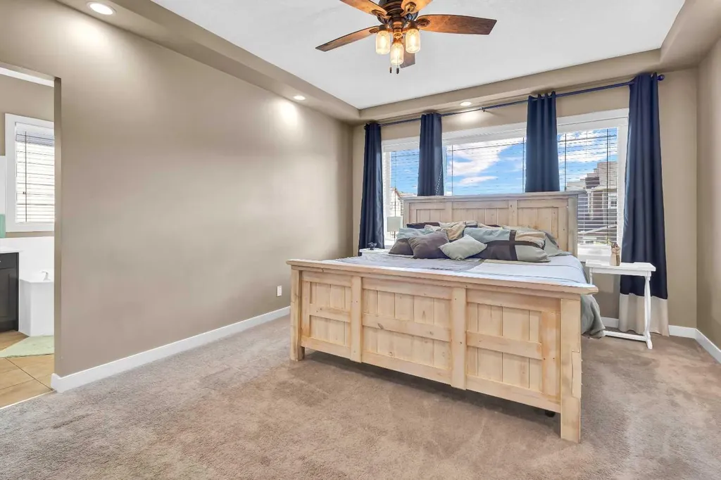 21 Evansfield Way NW Calgary AB T3P 0L1
