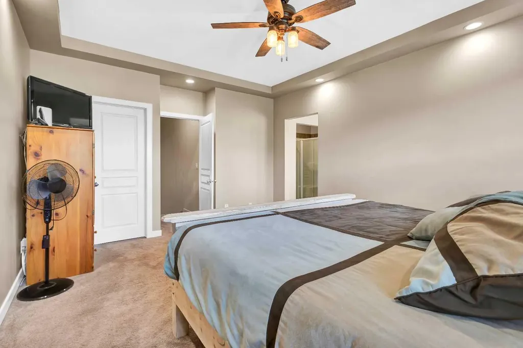 21 Evansfield Way NW Calgary AB T3P 0L1
