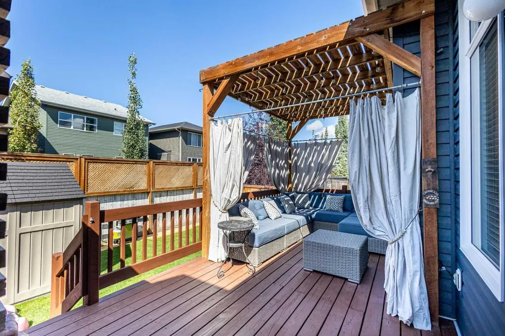 21 Evansfield Way NW Calgary AB T3P 0L1