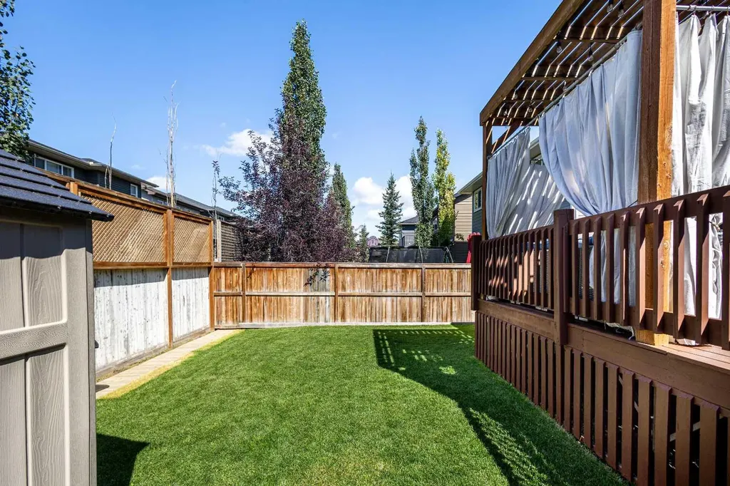 21 Evansfield Way NW Calgary AB T3P 0L1