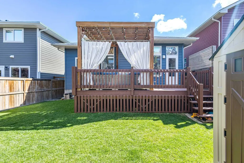 21 Evansfield Way NW Calgary AB T3P 0L1