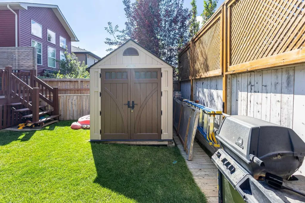 21 Evansfield Way NW Calgary AB T3P 0L1
