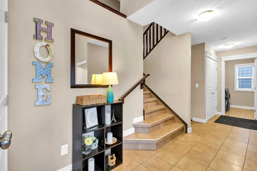 21 Evansfield Way NW Calgary AB T3P 0L1