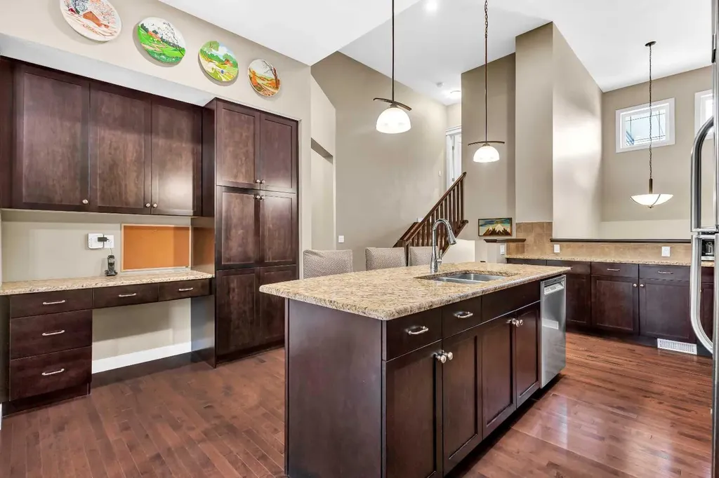 21 Evansfield Way NW Calgary AB T3P 0L1