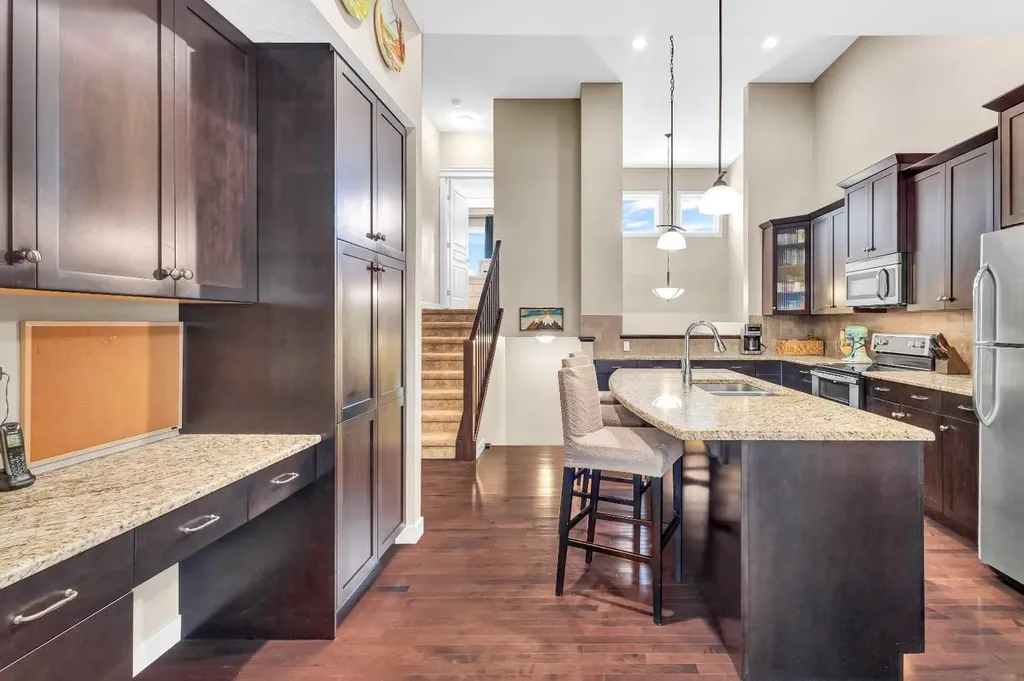 21 Evansfield Way NW Calgary AB T3P 0L1