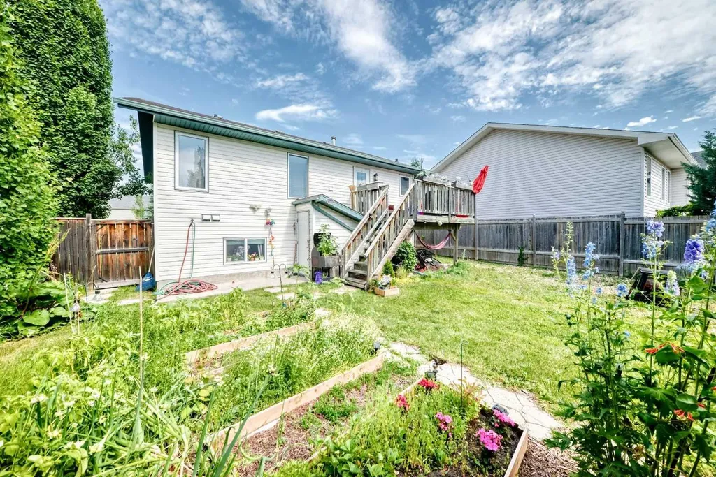78 Drummond Avenue Red Deer AB T4R3A5
