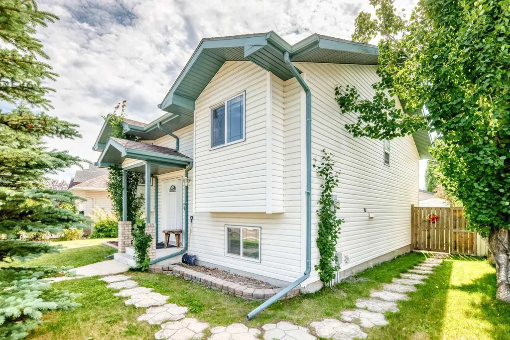78 Drummond Avenue Red Deer AB T4R3A5