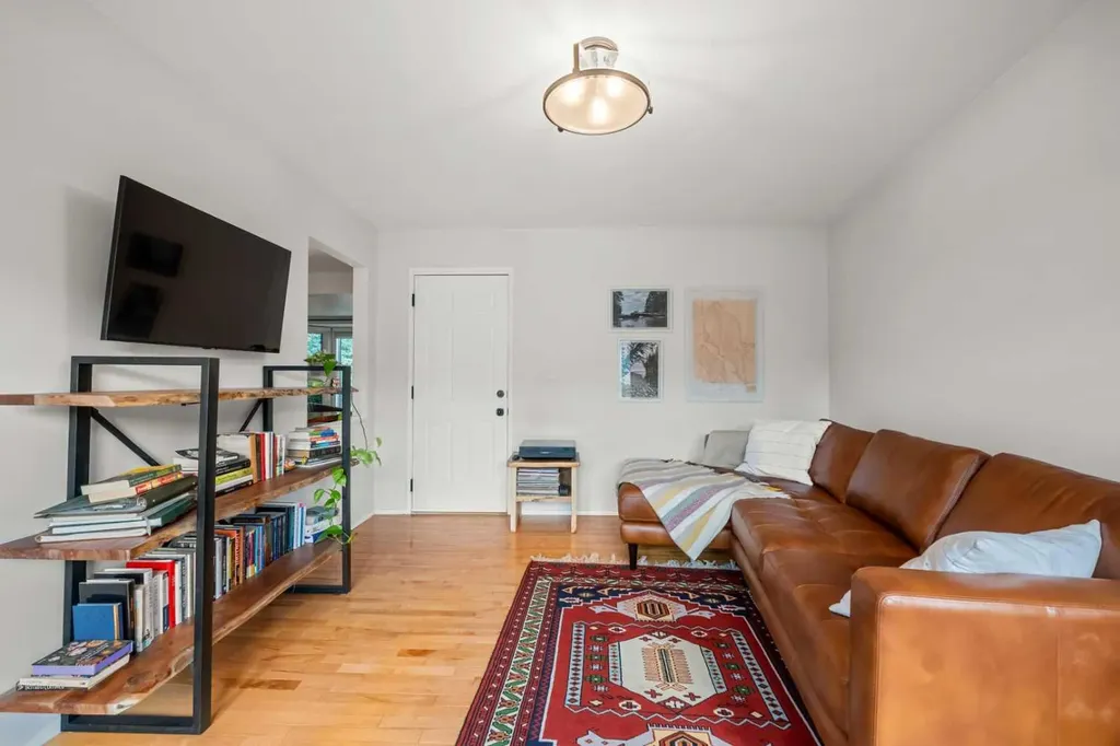 148 Woodridge Drive SW Calgary AB T2W 5M2
