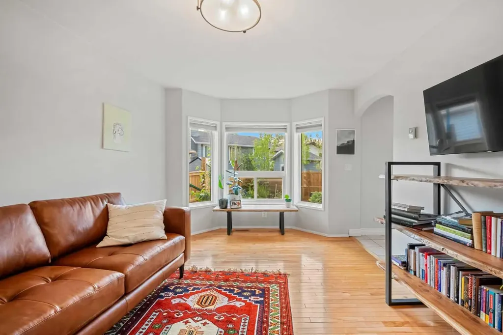 148 Woodridge Drive SW Calgary AB T2W 5M2