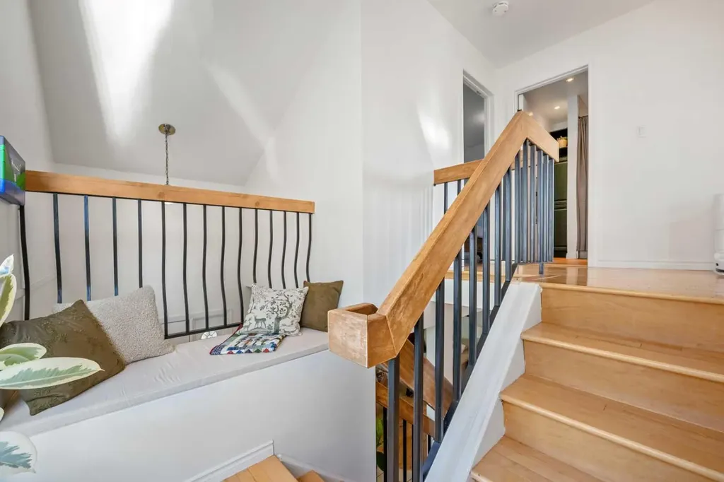 148 Woodridge Drive SW Calgary AB T2W 5M2