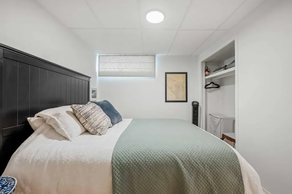 148 Woodridge Drive SW Calgary AB T2W 5M2