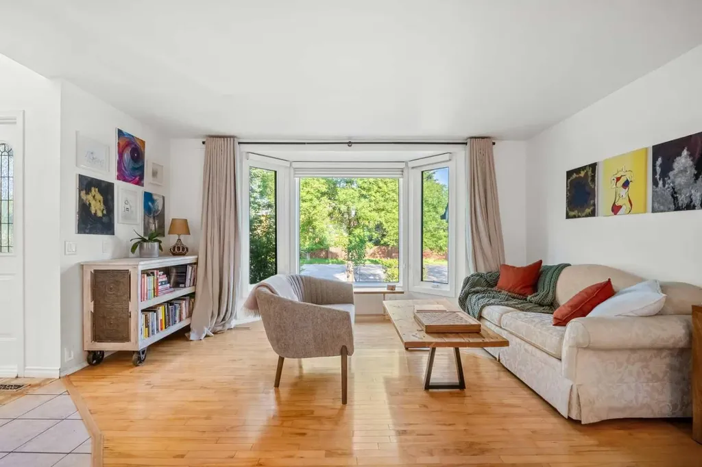 148 Woodridge Drive SW Calgary AB T2W 5M2